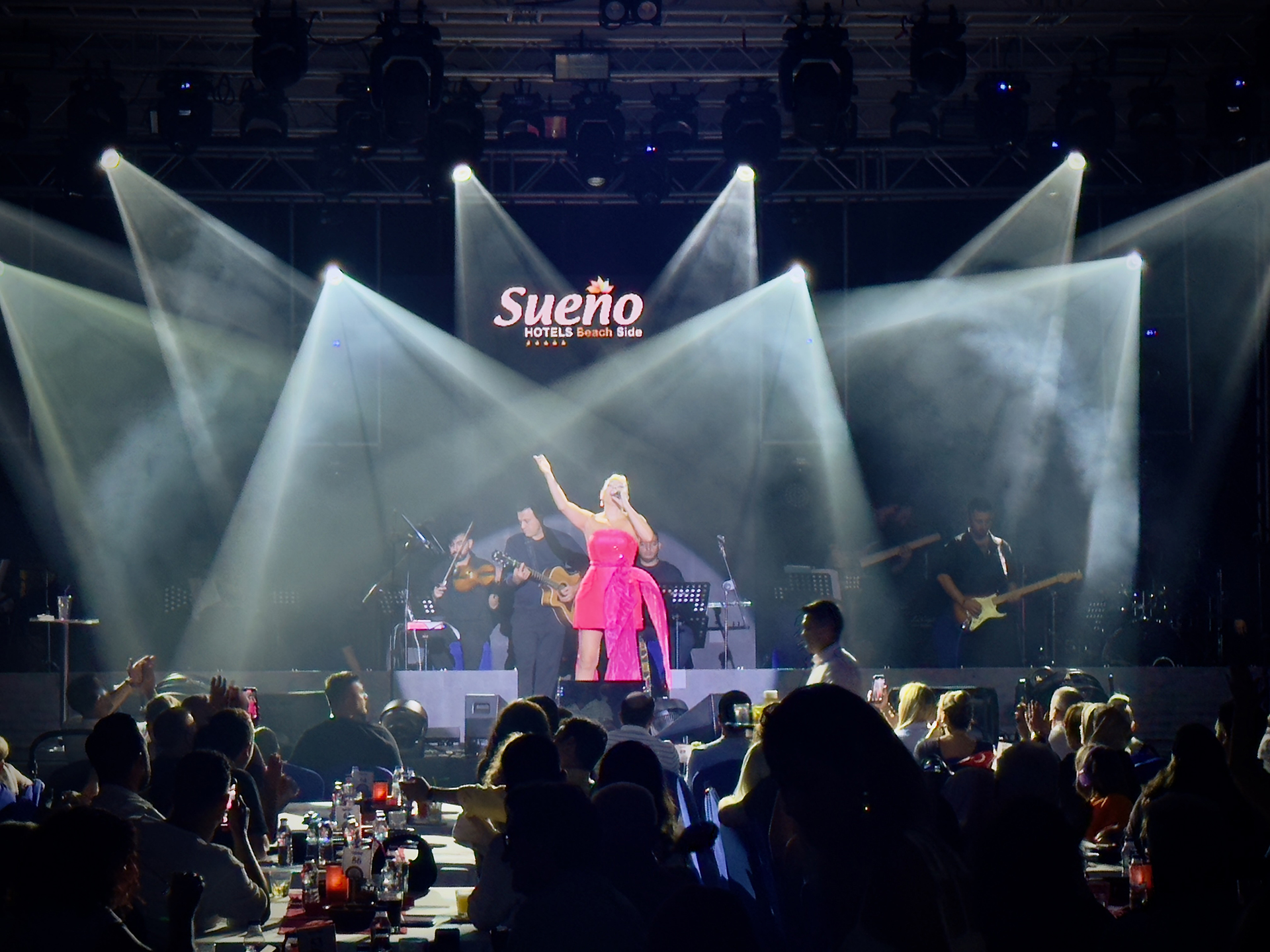 Funda Arar Sueno Yaz Konserleri